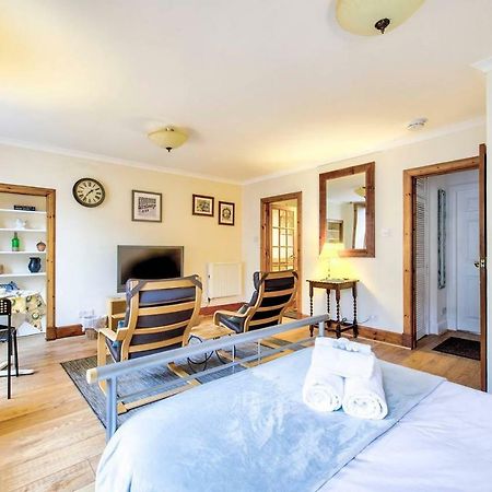 Joivy Royal Mile Apartment In Prime Location Эдинбург Экстерьер фото