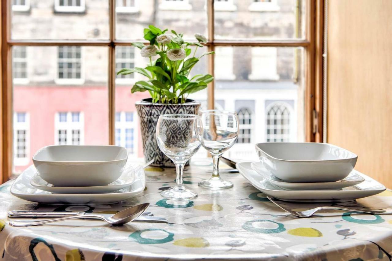 Joivy Royal Mile Apartment In Prime Location Эдинбург Экстерьер фото